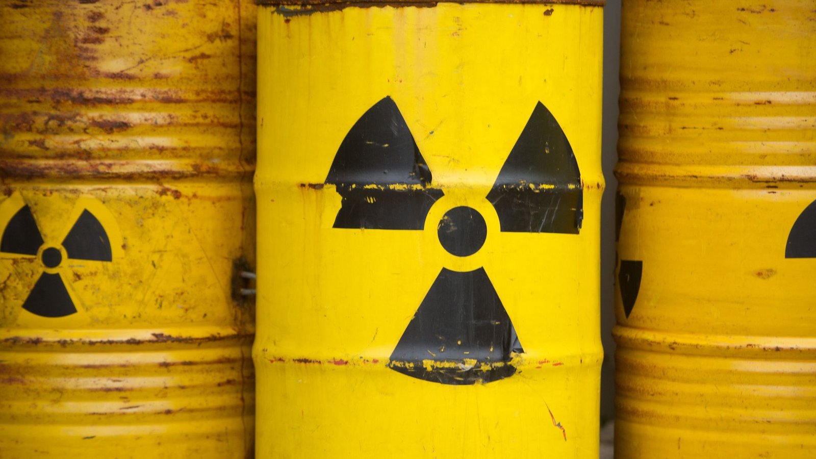 Die zusätzliche Schutzwand soll den Atommüll gegen mögliche Terrorangriffe sichern. (Symbolbild)Foto: dpa/Sebastian Kahnert Die zusätzliche Schutzwand soll den Atommüll gegen mögliche Terrorangriffe sichern. (Symbolbild)Foto: dpa/Sebastian Kahnert