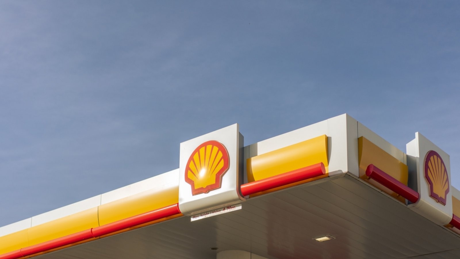 Shell zahlt vier Mal im Jahr Dividenden aus.Foto: AB-lifepct / shutterstock.com
