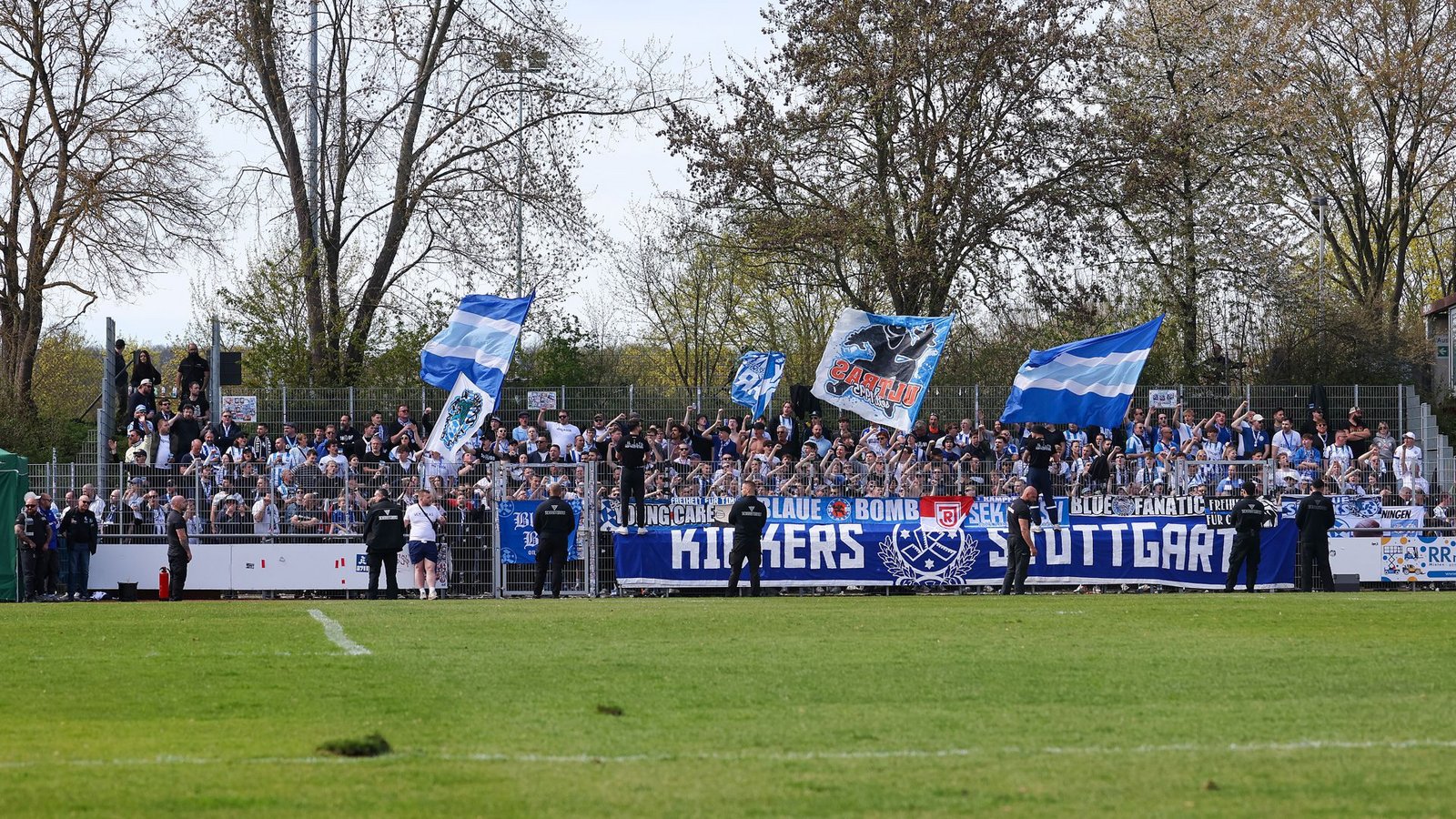 Kickers-Fans waren in Freiberg sehr zahlreich vertreten.Foto: Baumann/Julia Rahn Kickers-Fans waren in Freiberg sehr zahlreich vertreten.Foto: Baumann/Julia Rahn