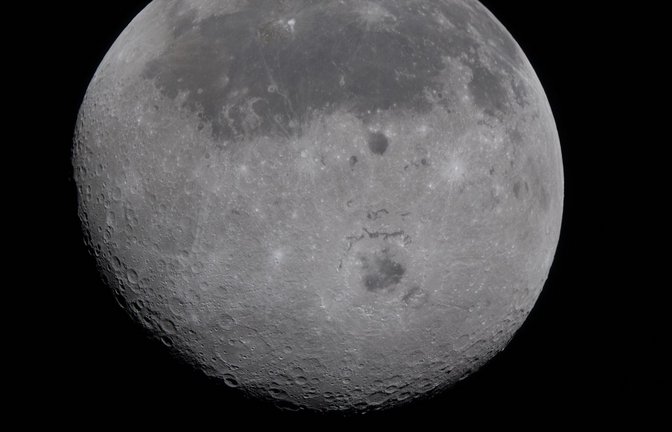 Der Mond - aus der Perspektive der "Artemis 2"-Crew.<span class='image-autor'>Foto: Uncredited/NASA/AP/dpa</span>