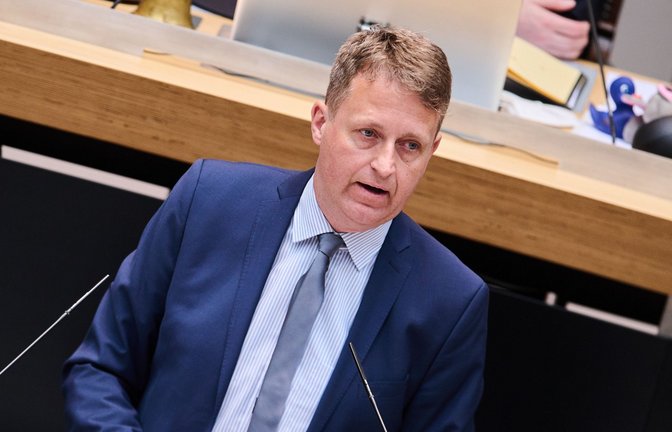 Ex-Staatssekretär Oliver Friederici warnte vor Defiziten bei der Vergabe von Fördermitteln gegen Antisemitismus (Archivfoto).<span class='image-autor'>Foto: Annette Riedl/dpa/Annette Riedl</span>