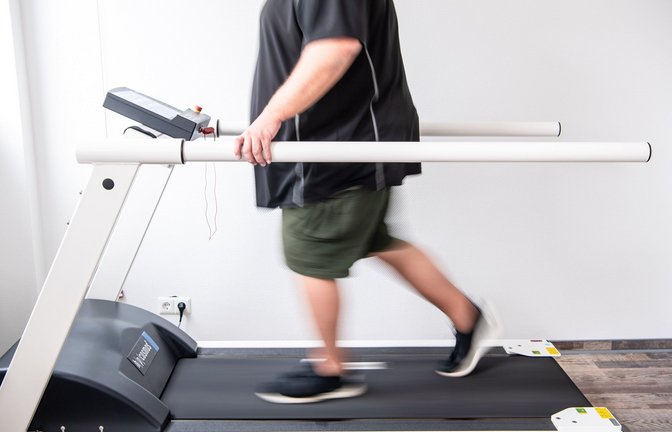 Wer Diabetes hat, sollte so wenig Übergewicht wie möglich haben. Doch nicht bei allen gelingt das Abnehmen allein mit Bewegung. Hier können neue Medikamente helfen.<span class='image-autor'>Foto: dpa/Sina Schuldt</span>