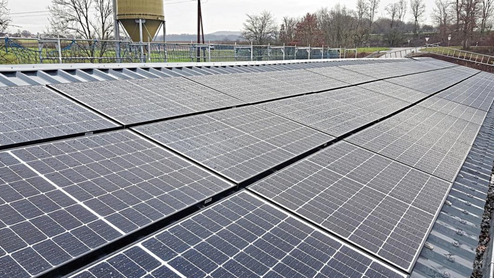 Die neue Solaranlage der Ver- und Entsorgungsgesellschaft Sersheim.  Foto: p