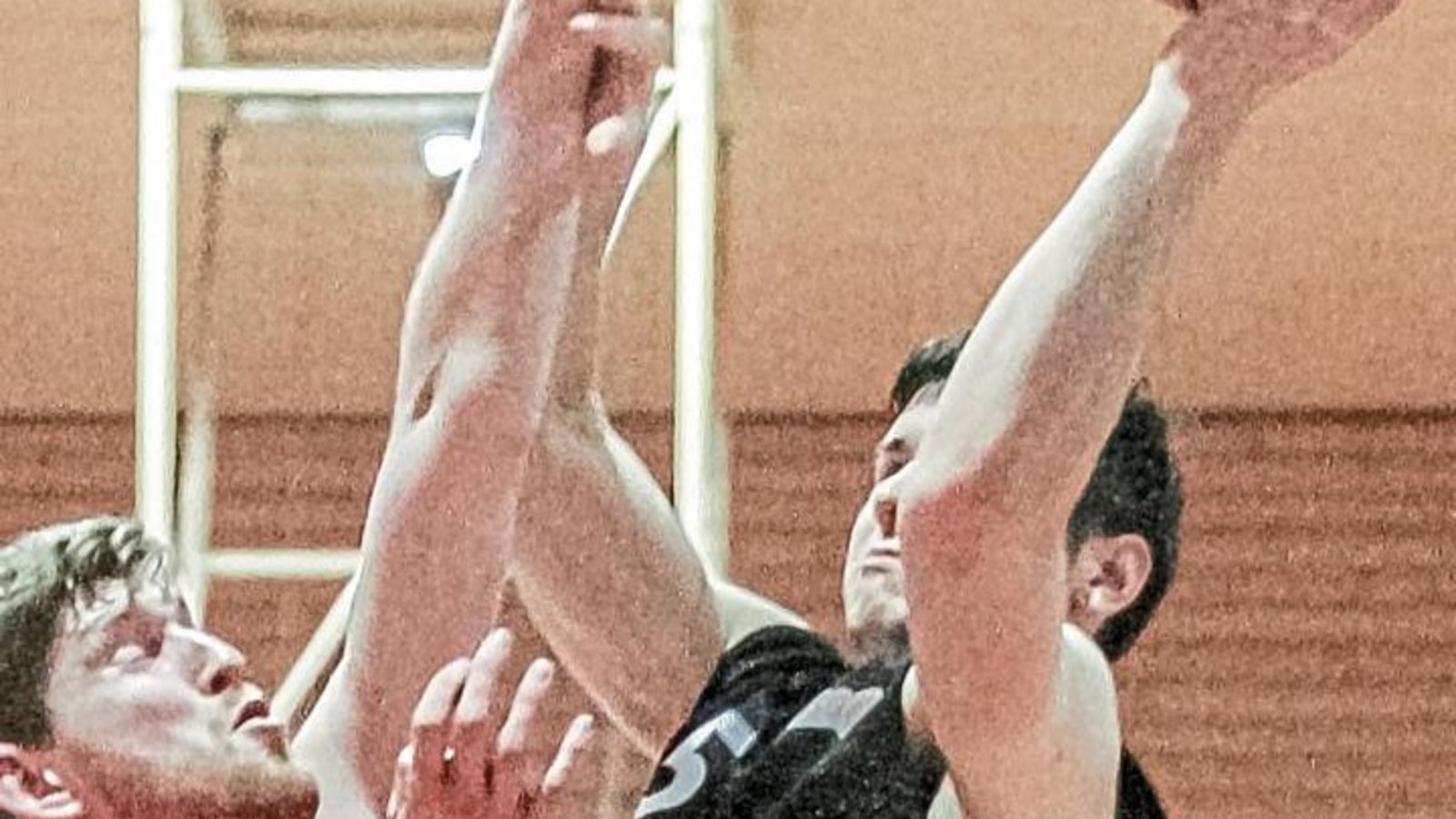 Auf Lennard Schurr (rechts) und die große Garde der BSG Vaihingen/Sachsenheim kommt viel Arbeit zu. Tabellenführer Heilbronn ist unter dem Korb sehr gut besetzt. Foto: Simecek Auf Lennard Schurr (rechts) und die große Garde der BSG Vaihingen/Sachsenheim kommt viel Arbeit zu. Tabellenführer Heilbronn ist unter dem Korb sehr gut besetzt. Foto: Simecek