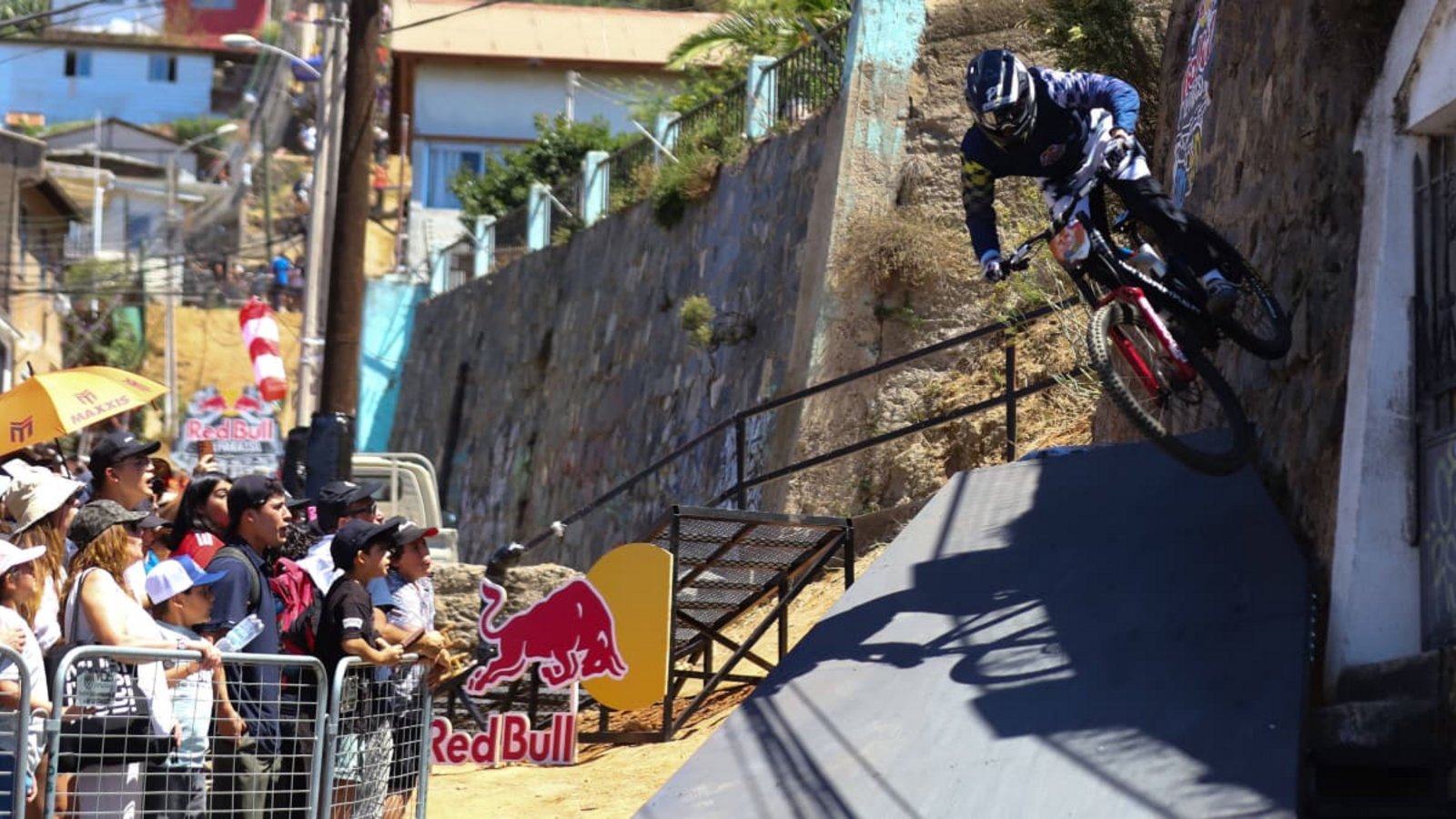 Das Sportevent Cerro Abajo by Red Bull kommt für das Saisonfinale nach Stuttgart.IMAGO/Aton Chile Das Sportevent Cerro Abajo by Red Bull kommt für das Saisonfinale nach Stuttgart.IMAGO/Aton Chile