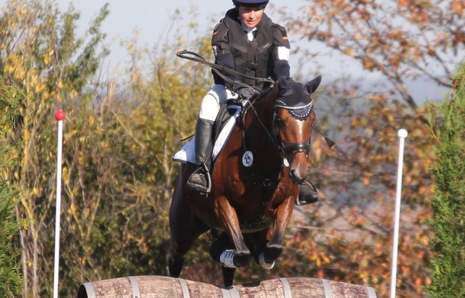Corina Rapp ist eine von 16 Reiterinnen und Reitern des RFZV Nussdorf, die beim Heimspiel an den Start gehen. <span class='image-autor'>Foto: privat</span>