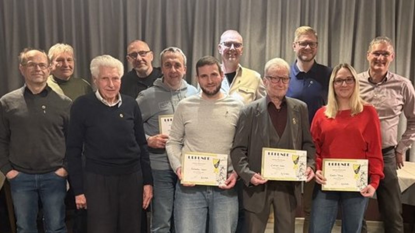 Dank für langjährige Treue zum TSV Ensingen: die geehrten Mitglieder.  Foto: p