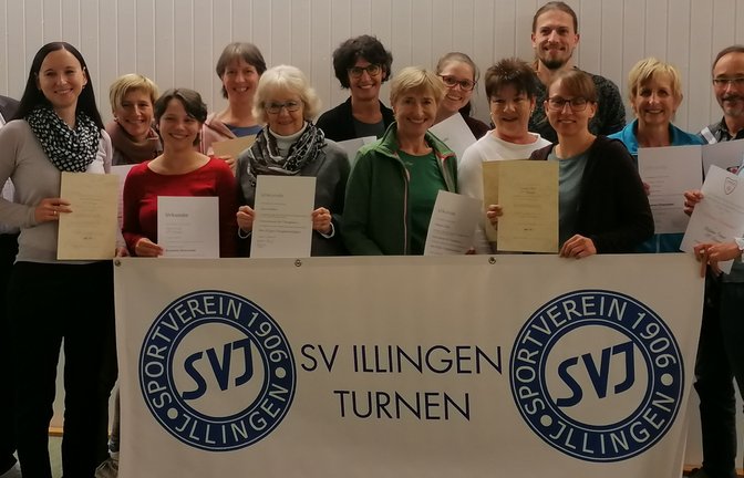 Bei der Abteilungsversammlung der Turnabteilung des Sportvereins Illingen gab es 23 Ehrungen. Von Gau-, über STB- und DTB-Ehrungen waren viele Ehrungen dabei und die Turnabteilung freute sich, dass auch das Turngau-Präsidium durch Frank Last vertreten war. Besonders hervorzuheben sind die Ehrenurkunden für über 40 Jahre Übungsleitertätigkeit, welche an Doris Müllner und Elisabeth Pollak verliehen wurden. Ohne die Ehrenamtlichen wäre die Turnabteilung nicht das, was sie ist, heißt es abschließend.