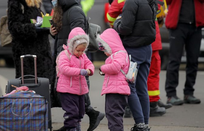 Laut Verbänden sind Kinder von Geflüchteten in Deutschland vielfach benachteiligt (Symbolfoto).<span class='image-autor'>AP</span>