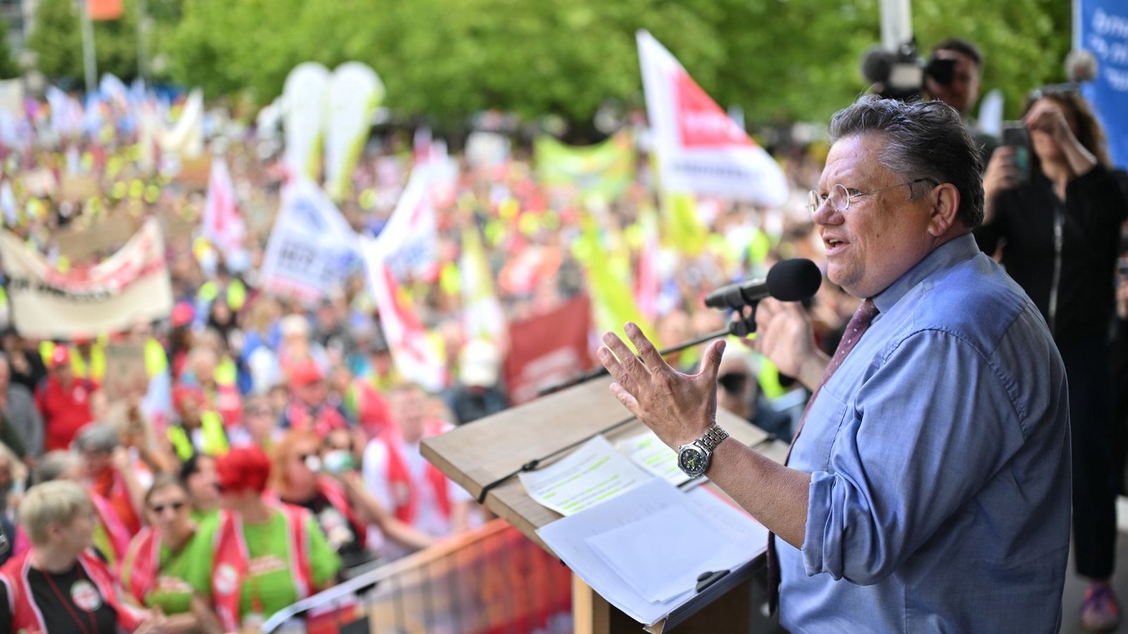 Niedersachsens Gesundheitsminister Philippi (SPD) will Ungerechtigkeiten zusammen mit den anderen Ländern verhindern.Foto: Julian Stratenschulte/dpa