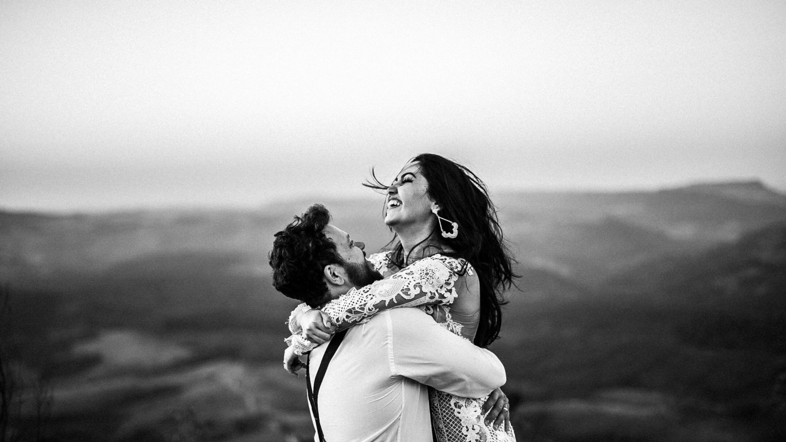 Scheidungskinder heiraten im Schnitt früher als andere – und haben ein höheres Risiko, ihre Ehe auch wieder zu beenden.Foto: Unsplash/Everton Vila