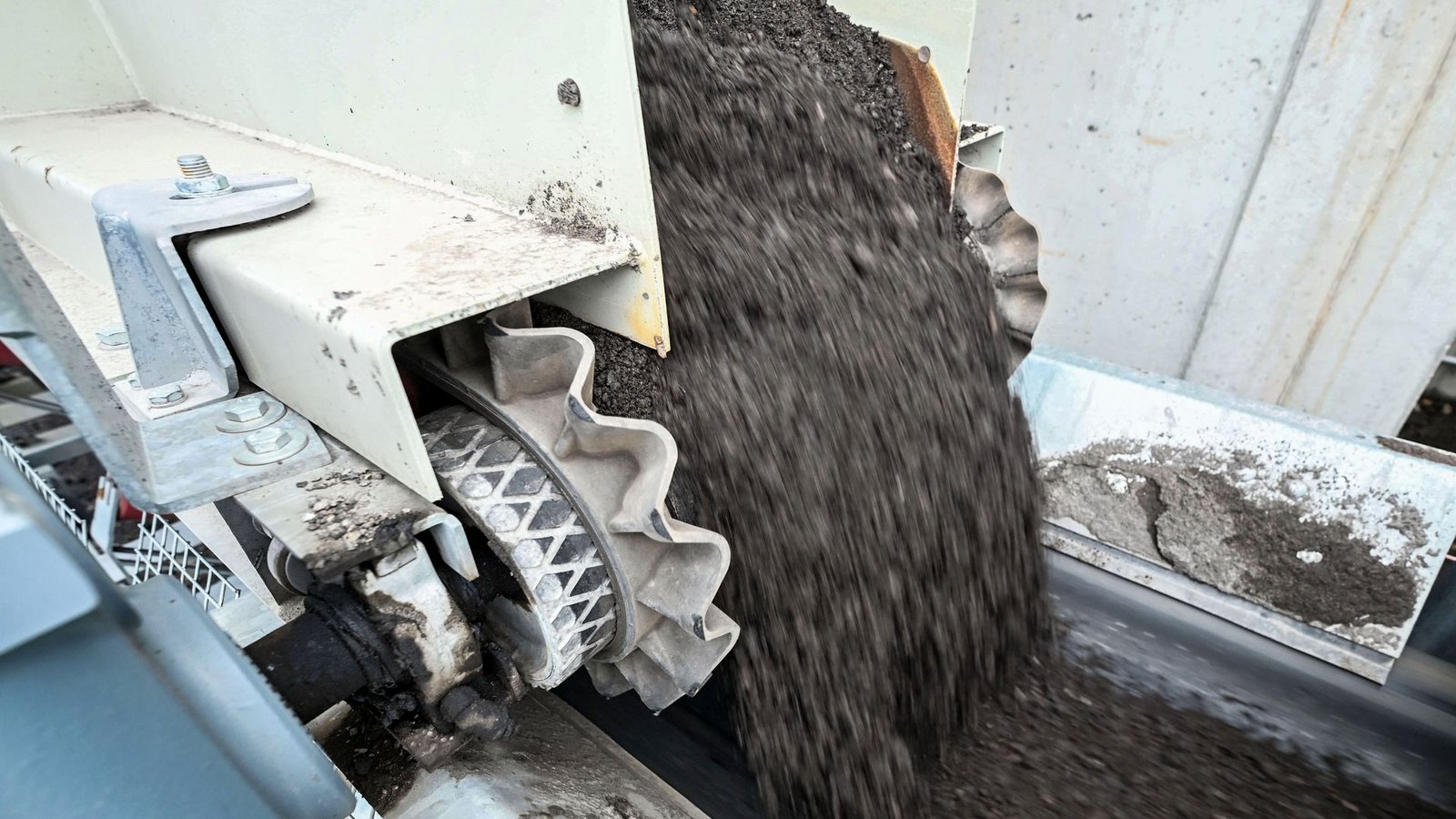 Recyclingmaterial kann am Bau verwendet werden, aber es passiert noch zu selten. (Archivbild)Foto: Uli Deck/dpa