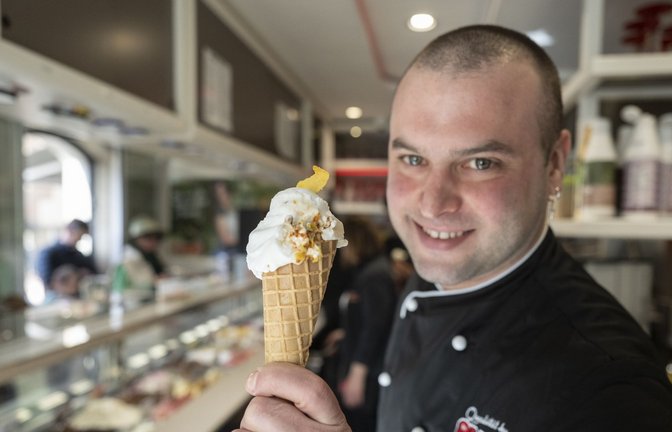 Gelatiere Thomas Micolino aus Rottenburg.<span class='image-autor'>Foto: Marijan Murat/dpa</span>