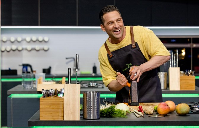 Hat nach Folge 1 die meisten Kandidaten in seinem Team: Alex Kumptner.<span class='image-autor'>Foto: SAT.1 / Nadine Rupp</span>
