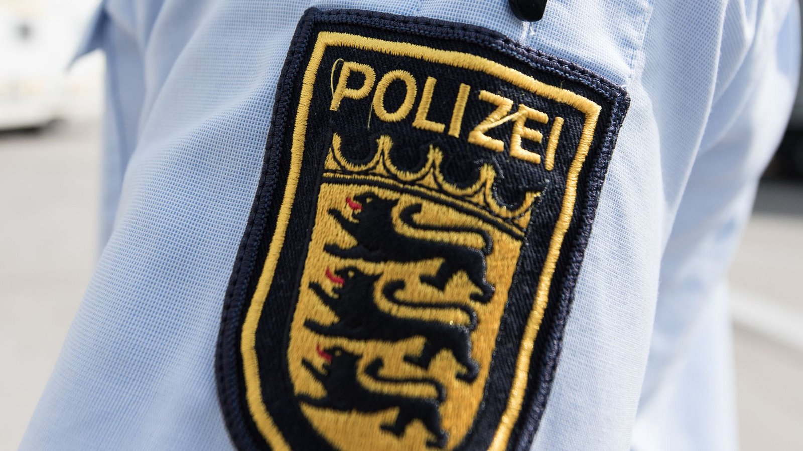 Die Polizei ermittelt die Hintergründe zum Fund eines menschliches Bein. (Symbolbild)Foto: dpa/Patrick Seeger