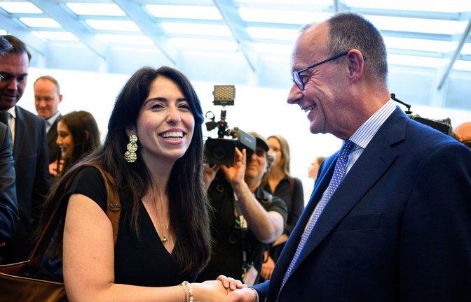 Neue politische Heimat: Melis Sekmen und CDU-Chef Friedrich Merz.<span class='image-autor'>Foto: dpa/Bernd von Jutrczenka</span>