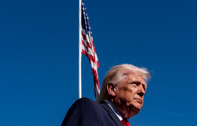 "Wenn ich nicht im Weißen Haus wäre, wäre Leo nicht im Vatikan", behauptet Trump.<span class='image-autor'>Foto: Alex Brandon/AP/dpa</span>