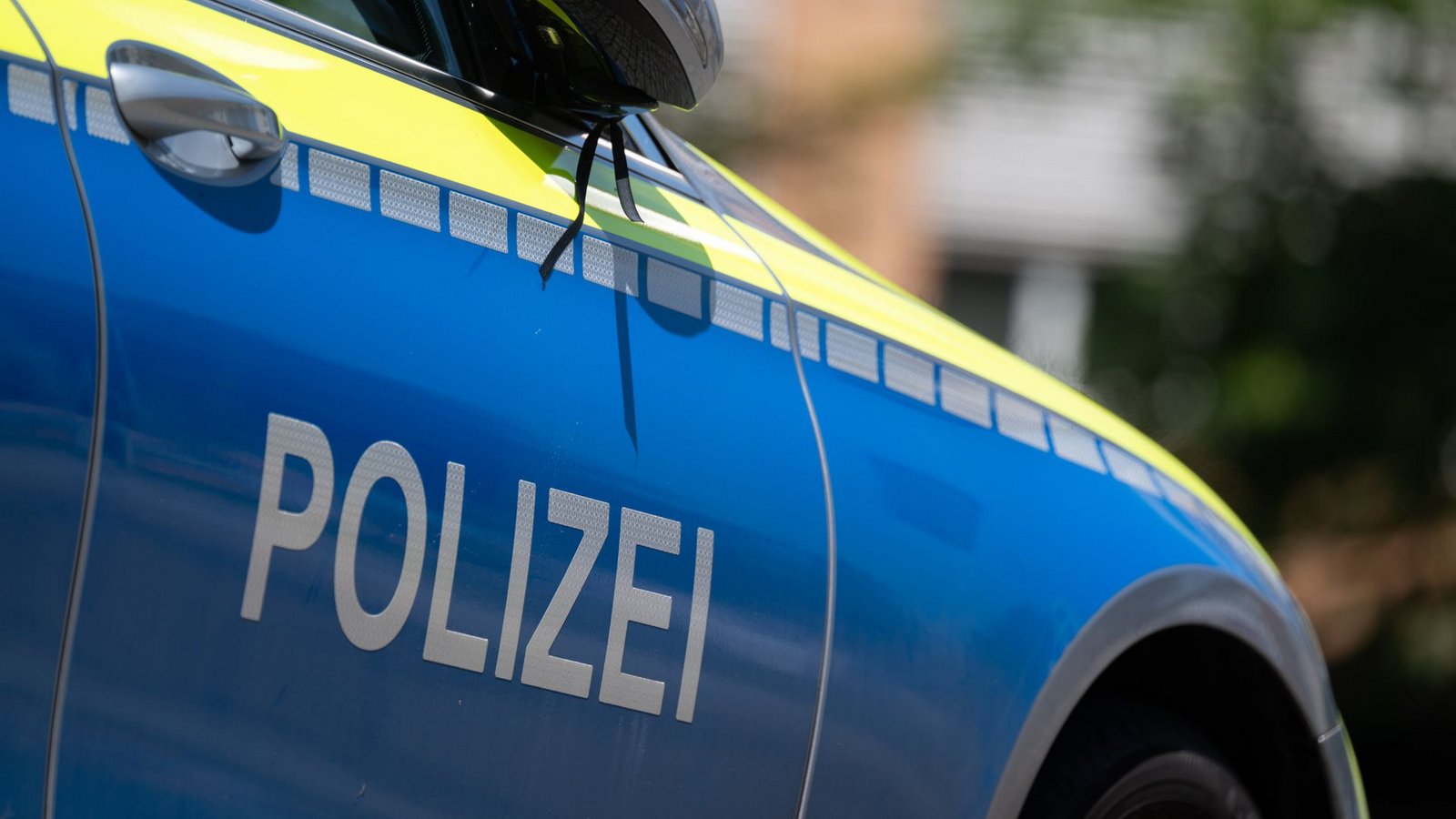 Die Polizei in Heidenheim fahndet nach einem Unbekannten, der einen 36-Jährigen bedroht und ausgeraubt haben soll (Symbolfoto).Foto: dpa/Marijan Murat Die Polizei in Heidenheim fahndet nach einem Unbekannten, der einen 36-Jährigen bedroht und ausgeraubt haben soll (Symbolfoto).Foto: dpa/Marijan Murat