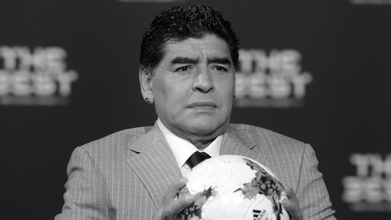 Nach der Absetzung einer Richterin hat am Dienstag in Argentinien ein neuer Prozess um den Tod von Diego Maradona begonnen (Archivfoto).Foto: Patrick Seeger/dpa/Patrick Seeger Nach der Absetzung einer Richterin hat am Dienstag in Argentinien ein neuer Prozess um den Tod von Diego Maradona begonnen (Archivfoto).Foto: Patrick Seeger/dpa/Patrick Seeger