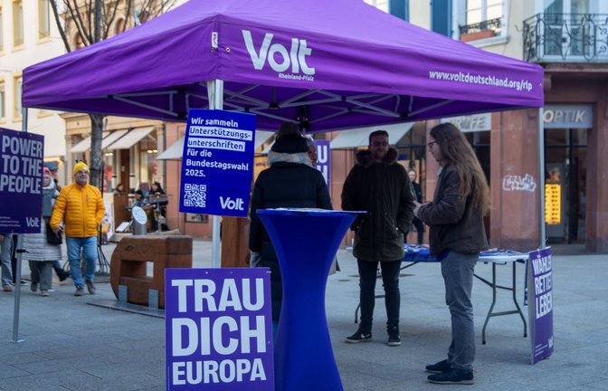 Als Kleinpartei muss Volt Unterschriften sammeln, um zur Bundestagswahl zugelassen zu werden.<span class='image-autor'>Foto: IMAGO/Herrmann Agenturfotografie//Udo Herrmann</span>