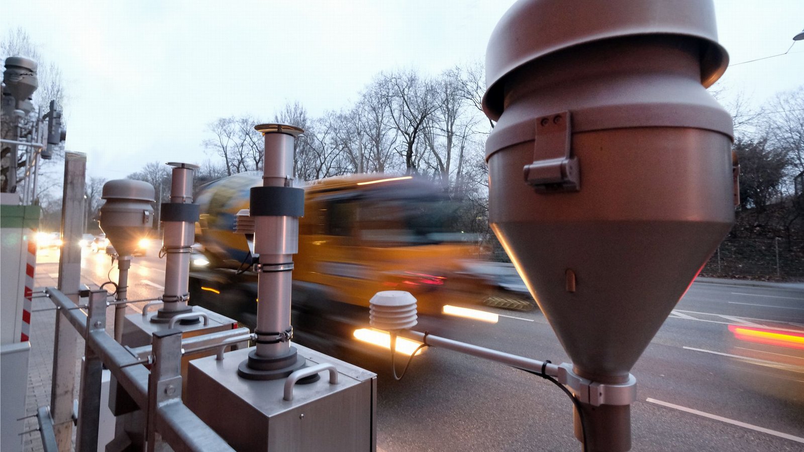 Am Stuttgarter Neckartor oder auch in Tübingen werden immer wieder die Grenzwerte für Feinstaub überschritten.Foto: dpa/Bernd Weissbrod Am Stuttgarter Neckartor oder auch in Tübingen werden immer wieder die Grenzwerte für Feinstaub überschritten.Foto: dpa/Bernd Weissbrod