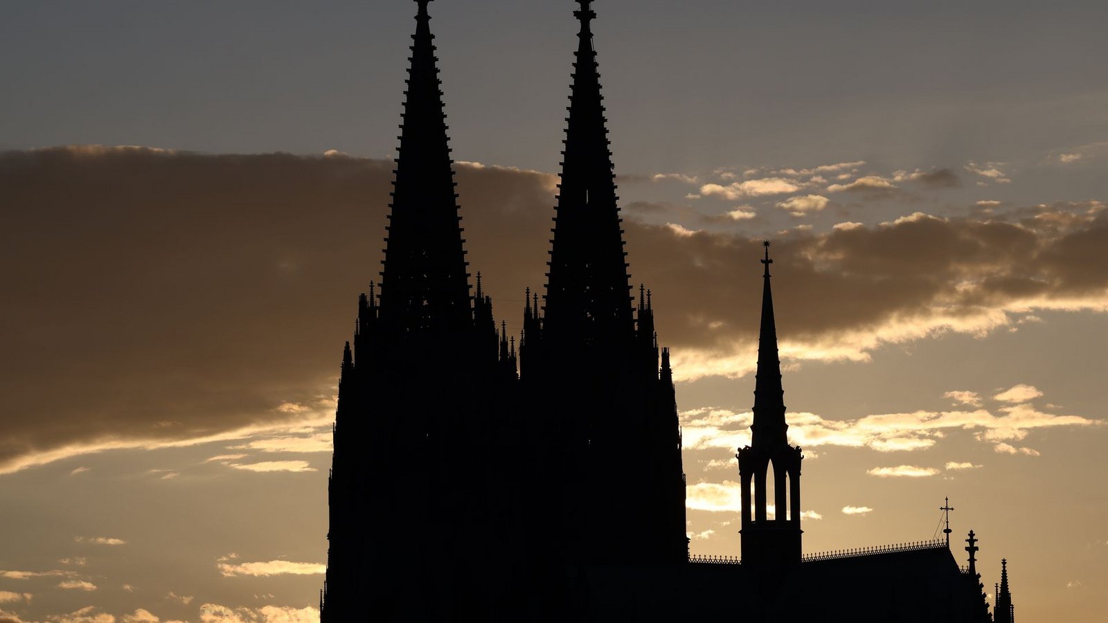 Die Tage mit kostenlosem Zugang zum Kölner Dom sind für Touristen gezählt. (Archivbild)Foto: Rolf Vennenbernd/dpa Die Tage mit kostenlosem Zugang zum Kölner Dom sind für Touristen gezählt. (Archivbild)Foto: Rolf Vennenbernd/dpa