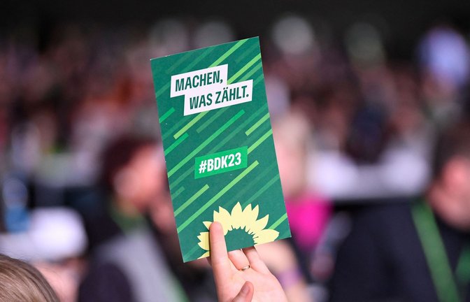 Die Abstimmung am Samstagabend zählte zu den wichtigsten Entscheidungen des Parteitags.<span class='image-autor'>Foto: AFP/Thomas Kienzle</span>