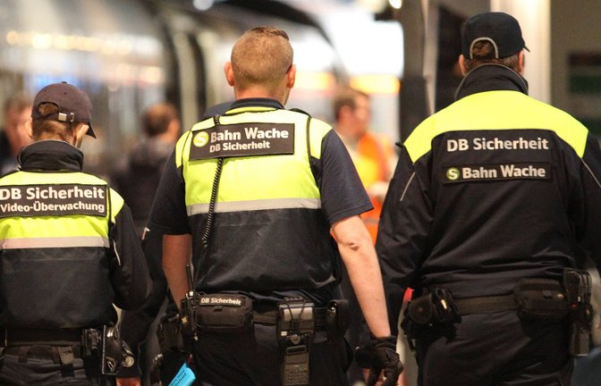 In Baden-Württemberg ist es erneut zu Angriffen auf den Sicherheitsdienst der Deutschen Bahn gekommen (Symbolfoto).<span class='image-autor'>Foto: IMAGO/Hanno Bode/IMAGO/Hanno Bode</span>