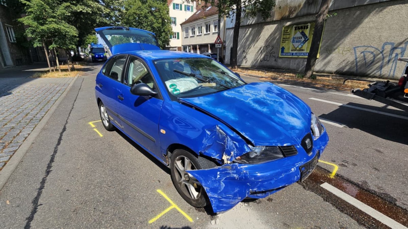 In Stuttgart-Feuerbach kam es am Donnerstagmittag zu einem Unfall.Andreas Rosar In Stuttgart-Feuerbach kam es am Donnerstagmittag zu einem Unfall.Andreas Rosar