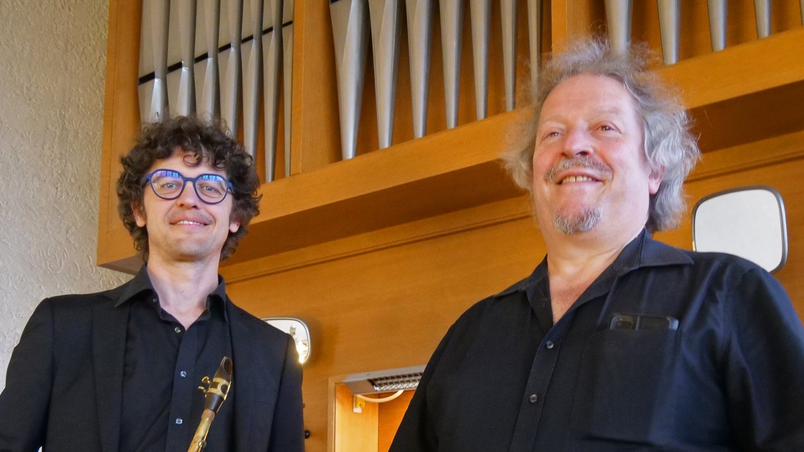 Johannes Mayr (Orgel, rechts) und Saxofonist Christian Segmehl beim Konzert am Sonntagnachmittag in der Illinger Kirche.  Foto: Friedrich