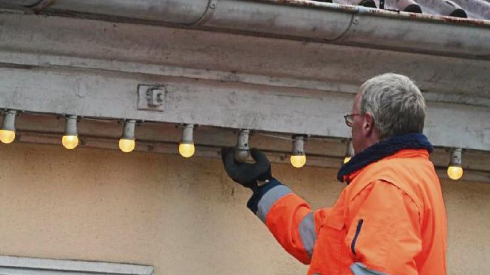 Die Vaihinger Weihnachtsbeleuchtung wird auf Vordermann gebracht. Foto: Bögel