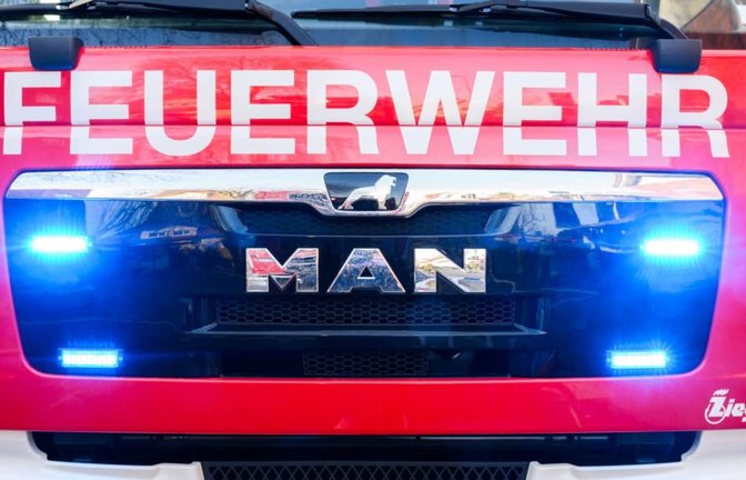 Die Feuerwehr ist zu einem Brand in einer Esslinger Gartenanlage ausgerückt. (Symbolfoto)<span class='image-autor'>Julian Stratenschulte/dpa</span>