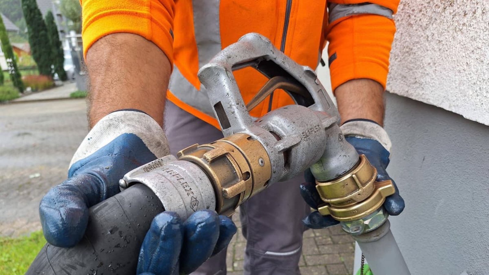 Die Nachfrage der Verbraucherinnen und Verbraucher nach Heizöl zieht aktuell an.www.imago-images.de