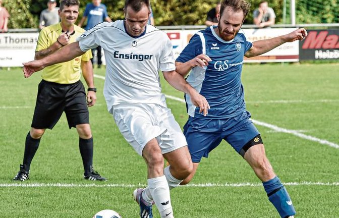 Pajtim Ajeti (links) trifft mit dem FC Gündelbach auf Spitzenreiter Sachsenheim. Foto: Leitner