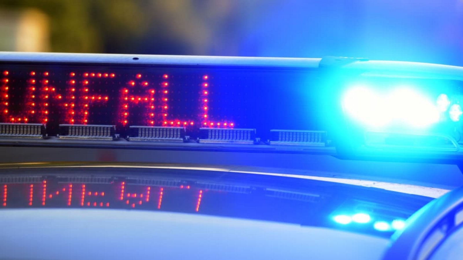 Ein Motorradfahrer ist bei Goldbach tödlich verunglückt. Die Polizei fand ihn erst Stunden später.Stefan Puchner/dpa