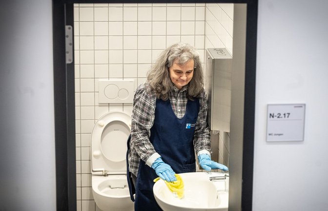 Noch mehr Witwen könnten in Zukunft in die Reinigungsbranche gezwungen werden – aber auch Minijobs dürften rarer werden (Symbolbild).<span class='image-autor'>Foto: IMAGO/Funke Foto Services</span>