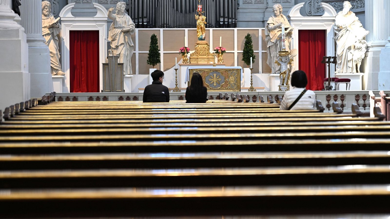 Was ist, wenn niemand mehr diese Botschaft hören will? Wenn Glaube und Religion den meisten schlicht egal sind? Ist dann nicht nur Kirche, sondern auch Religion an sich erledigt?Foto: Imago/Sven Simon Was ist, wenn niemand mehr diese Botschaft hören will? Wenn Glaube und Religion den meisten schlicht egal sind? Ist dann nicht nur Kirche, sondern auch Religion an sich erledigt?Foto: Imago/Sven Simon