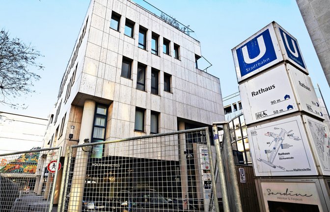Das Schwabenzentrum an der Haltestelle Rathaus wird abgerissen.<span class='image-autor'>Foto: Lichtgut/Piechowski</span>