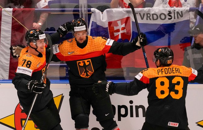 Die DEB-Auswahl holte gegen Lettland einen überzeugenden Sieg.<span class='image-autor'>Foto: Darko Vojinovic/AP/dpa</span>