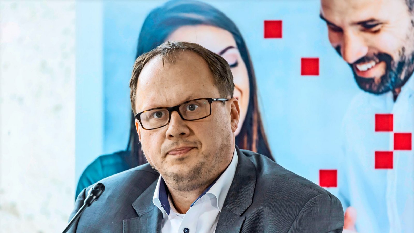 DGB-Chef Burmeister ist in einigen Punkten skeptisch, was das Sondierungspapier angeht.Foto: imago/Arnulf Hettrich DGB-Chef Burmeister ist in einigen Punkten skeptisch, was das Sondierungspapier angeht.Foto: imago/Arnulf Hettrich