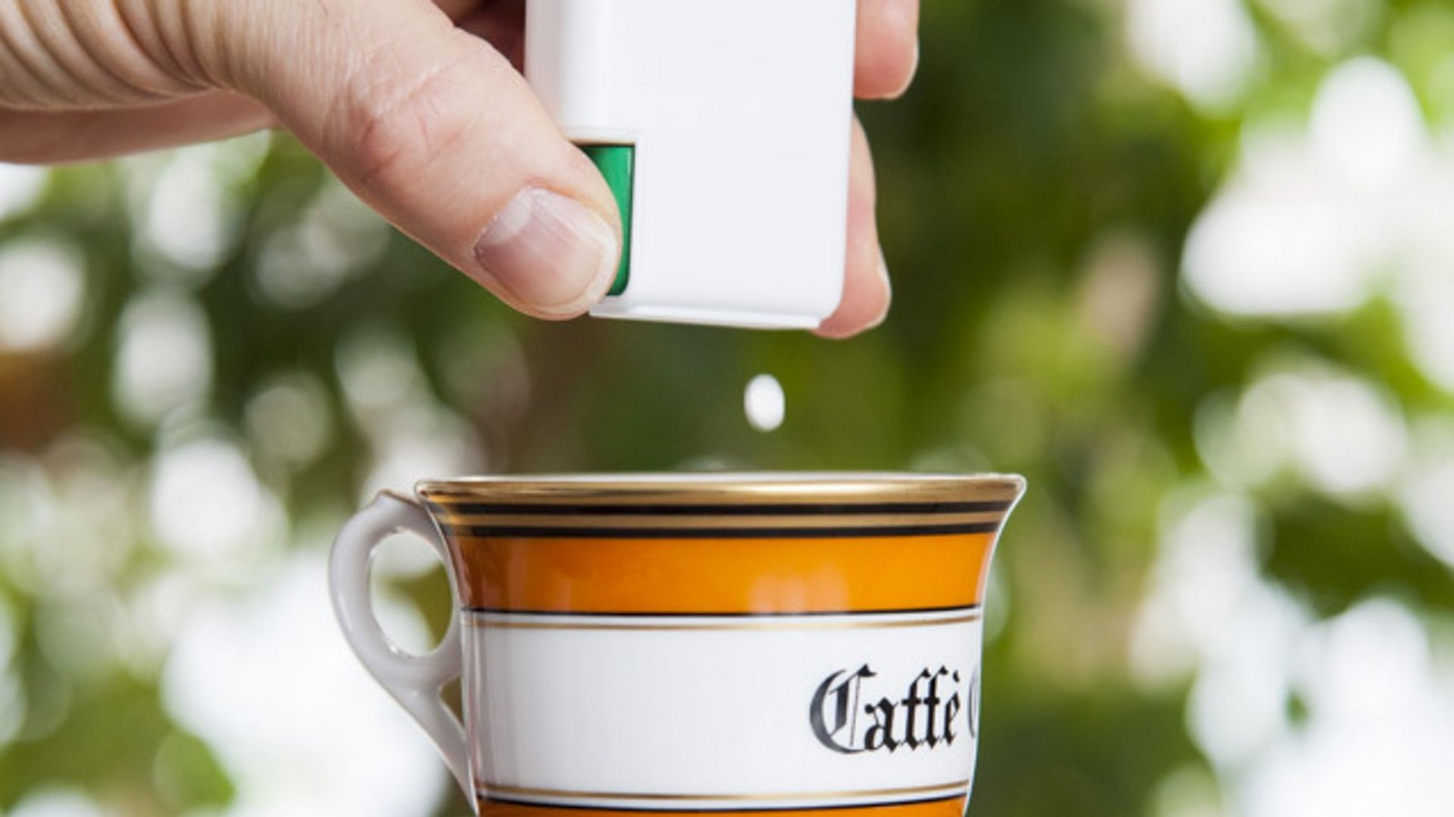 Nur eine Tablette, aber der Effekt ist enorm: Süßstoff im Kaffee.Foto: ERGO (Quelle)/ERGO