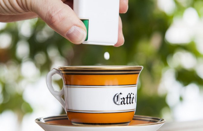 Nur eine Tablette, aber der Effekt ist enorm: Süßstoff im Kaffee.<span class='image-autor'>Foto: ERGO (Quelle)/ERGO</span>