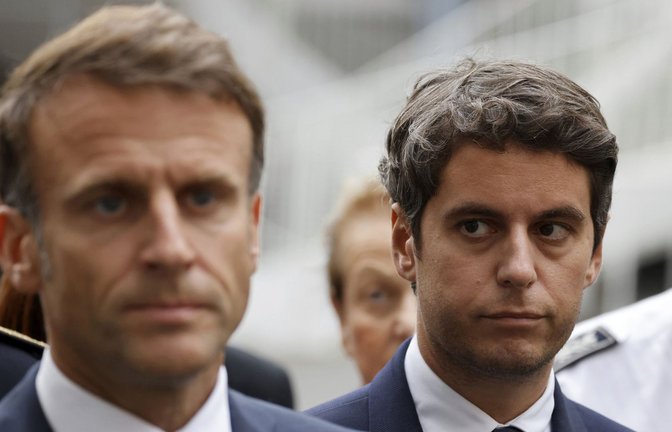 Frankreichs Premierminister Gabriel Attal (rechts) will am Montag seinen Rücktritt bei Präsident Emmanuel Macron einreichen.<span class='image-autor'>Foto: dpa/Ludovic Marin</span>