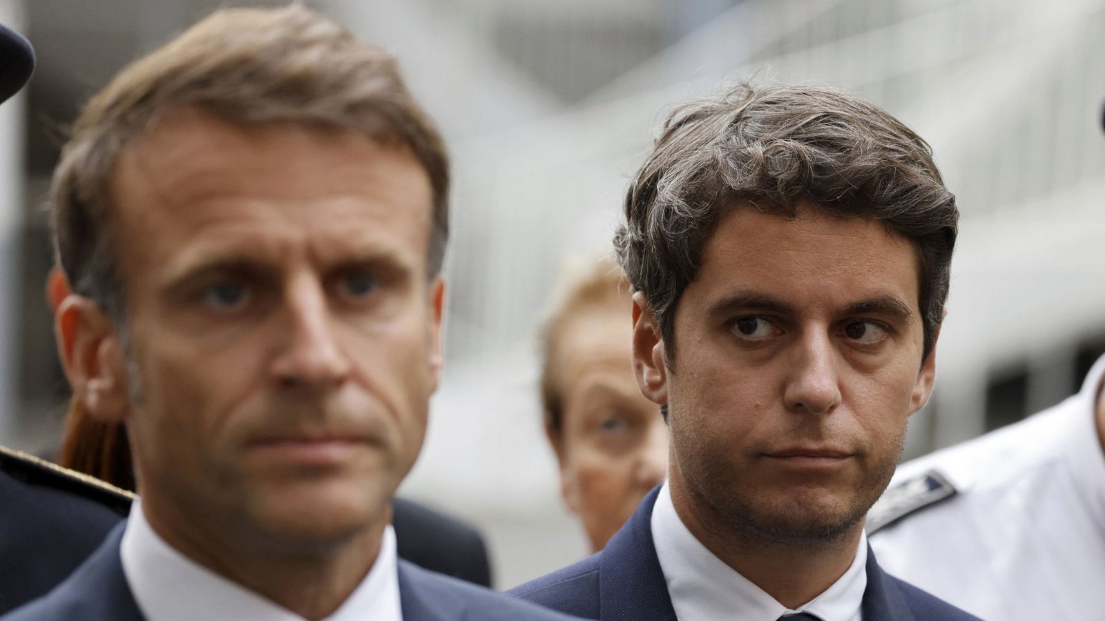 Frankreichs Premierminister Gabriel Attal (rechts) will am Montag seinen Rücktritt bei Präsident Emmanuel Macron einreichen.Foto: dpa/Ludovic Marin Frankreichs Premierminister Gabriel Attal (rechts) will am Montag seinen Rücktritt bei Präsident Emmanuel Macron einreichen.Foto: dpa/Ludovic Marin