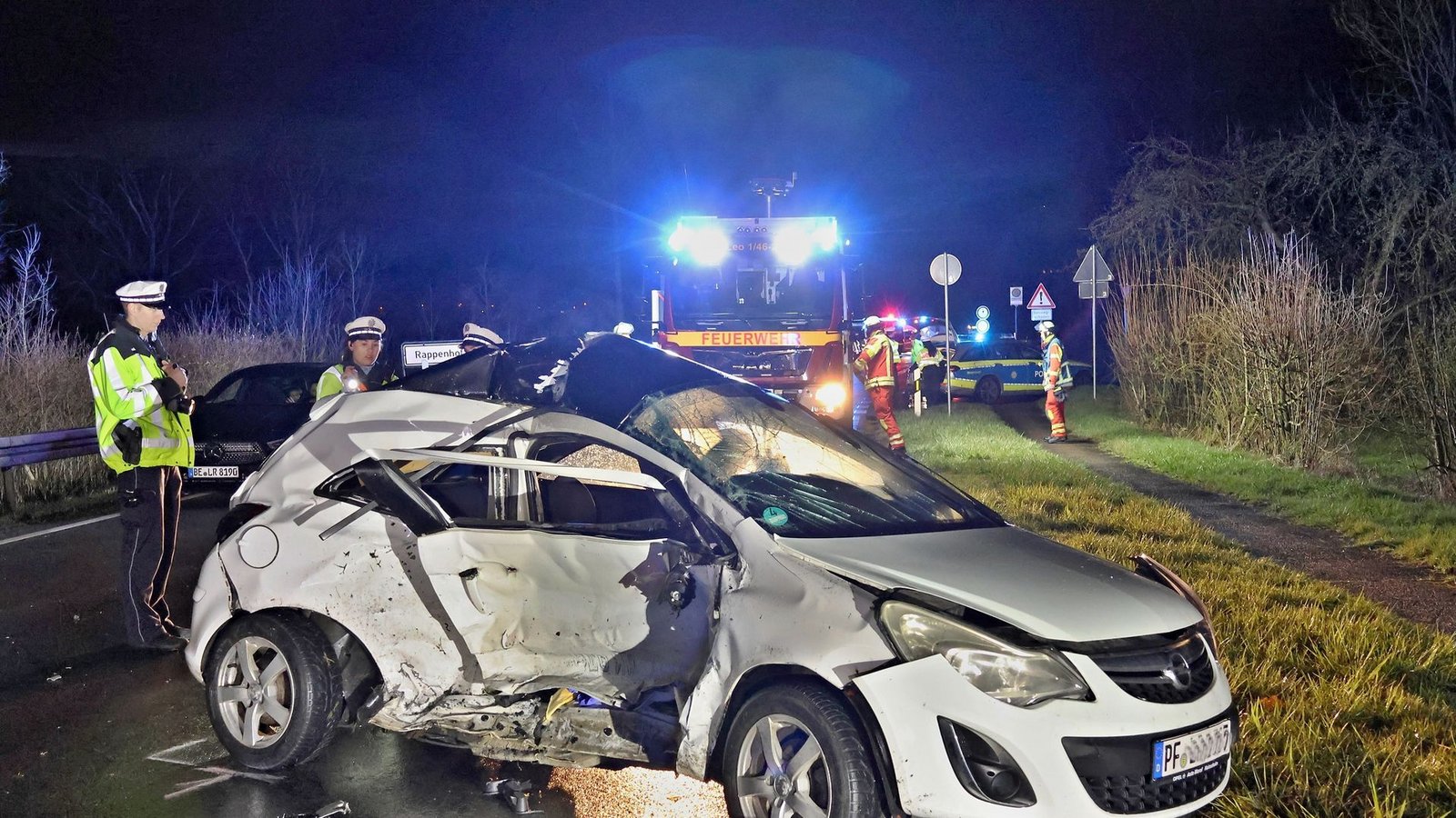 Die Opel-Fahrerin wurde schwer verletzt.Foto: KS-Images.de /Andreas Rometsch Die Opel-Fahrerin wurde schwer verletzt.Foto: KS-Images.de /Andreas Rometsch