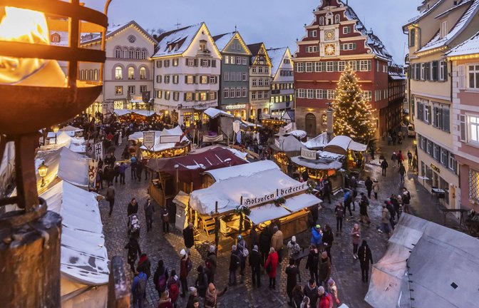 Der Esslinger Weihnachtsmarkt gehört zu den bekanntesten in der Region Stuttgart.<span class='image-autor'>Foto: IMAGO/Arnulf Hettrich</span>