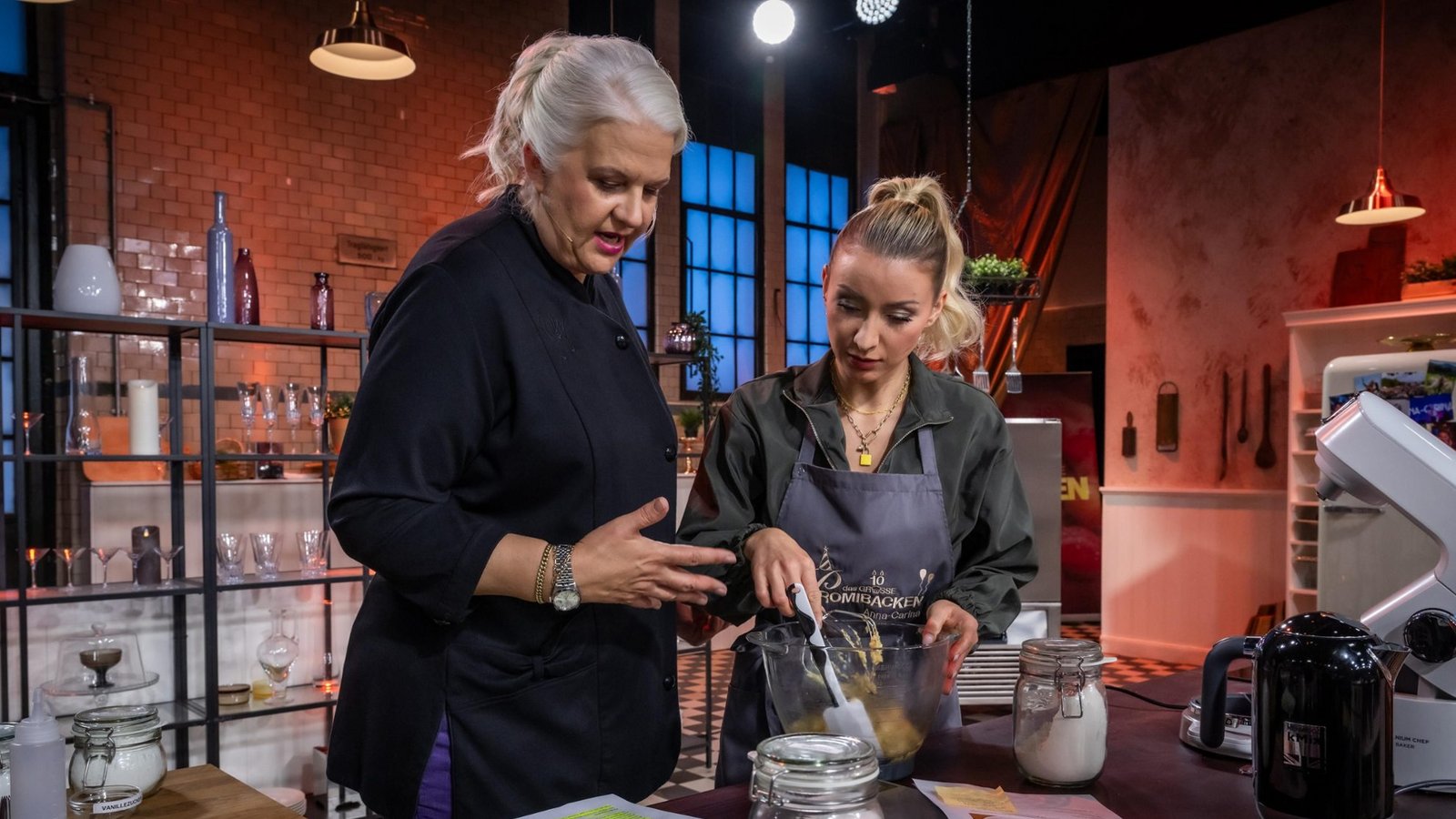 Wer wird es nach Folge 7 ins Finale vom Promibacken schaffen?Foto: Joyn / Claudius Pflug Wer wird es nach Folge 7 ins Finale vom Promibacken schaffen?Foto: Joyn / Claudius Pflug