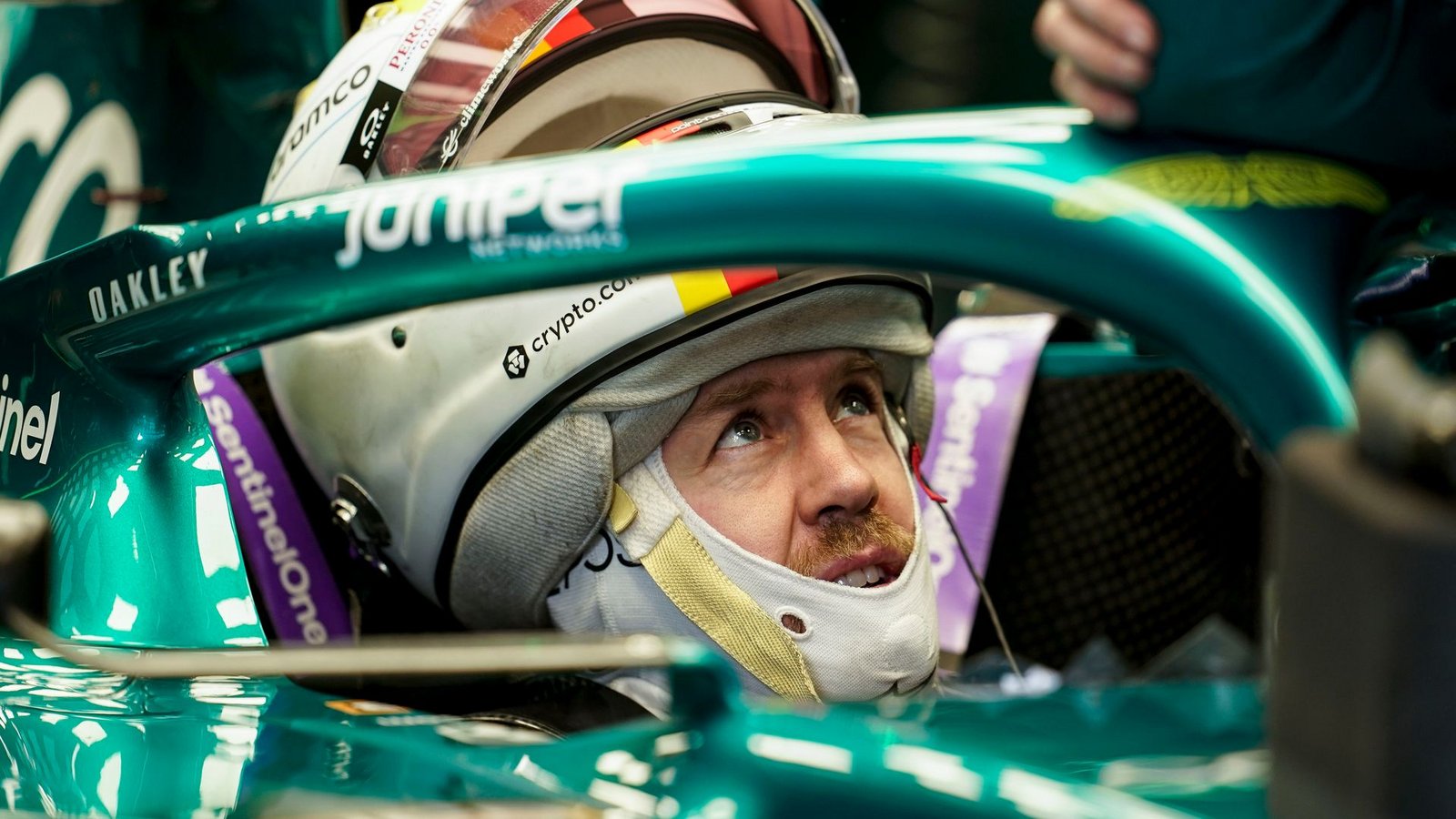 Sebastian Vettel fährt der Konkurrenz in seinem Aston Martin derzeit nur hinterher.Foto: James Gasperotti/ZUMA Press Wire/dpa