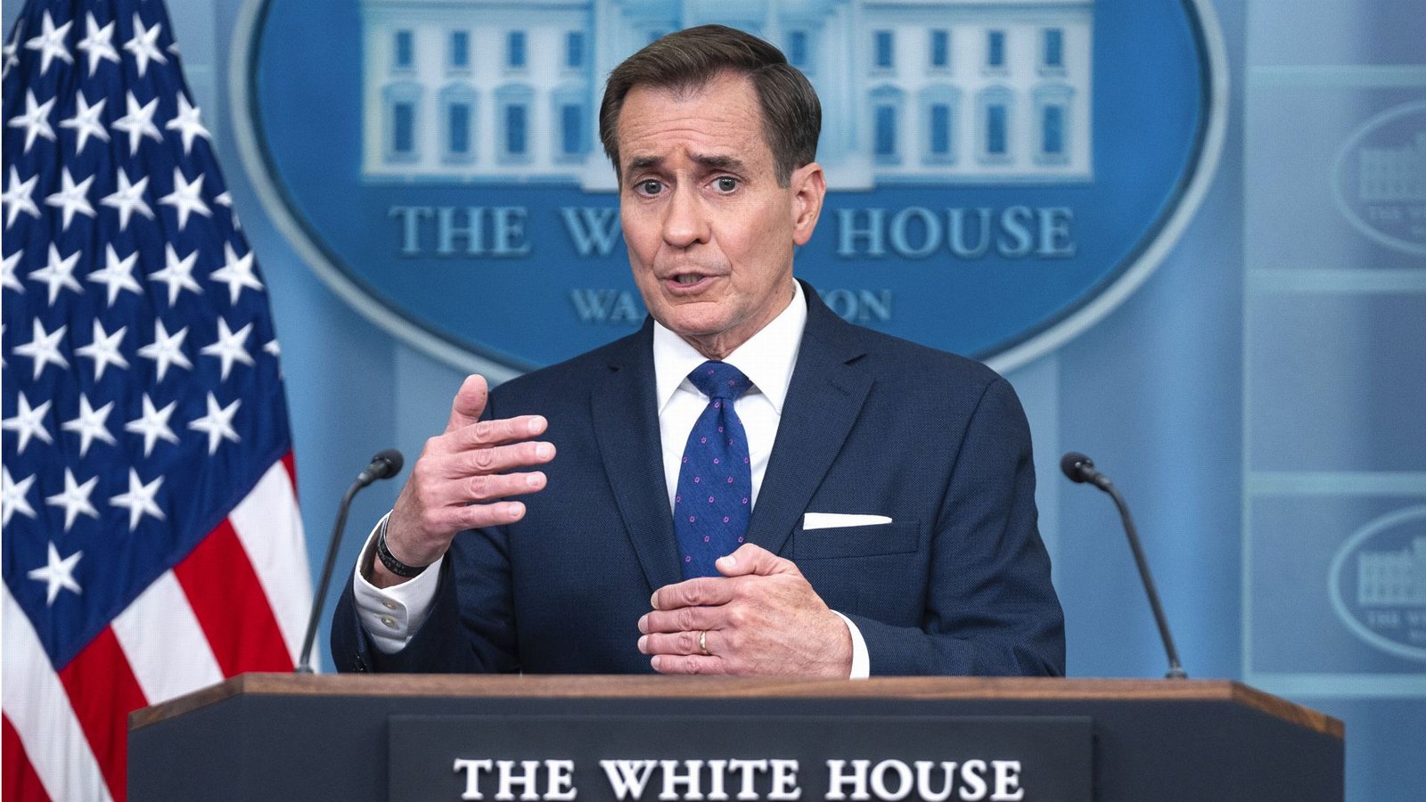 John Kirby, US-Kommunikationsdirektor. Die US-Regierung hat sich über einen Beschuss des Hauptquartiers der UN-Friedenstruppe im Libanon durch die israelische Armee  besorgt gezeigt.Foto: dpa/Evan Vucci