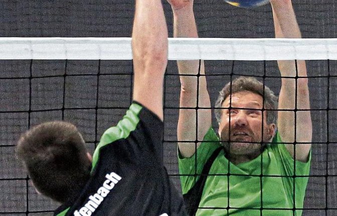 Am Block von Klaus Huschka (rechts) soll auch in dieser Saison niemand vorbeikommen. Der SV Iptingen will am liebsten jedes Spiel gewinnen, sagt Abteilungsleiter Felix Lang.  Foto: Küppers
